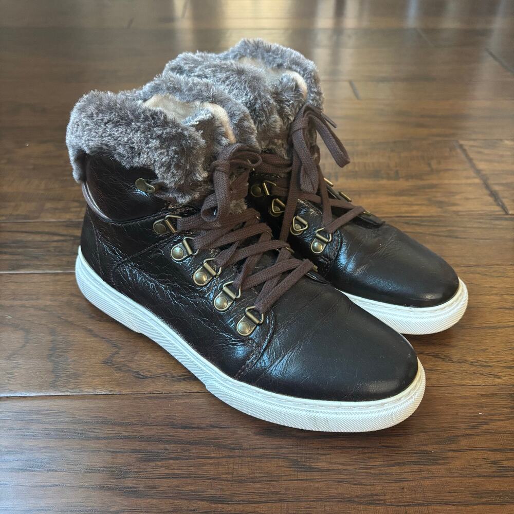 Johnston & Murphy Women's Noella Faux Fur Trim Sneaker Boots Sz 9 EUC